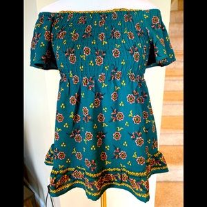 Girls size L (12) flowing top